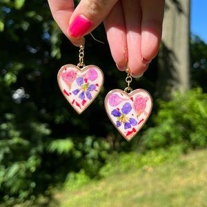Handmade Dried Flower UV Resin Heart Bezel Earrings